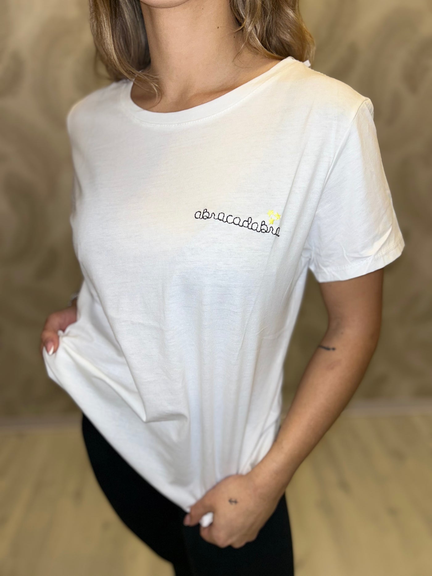 T-SHIRT SCRITTA