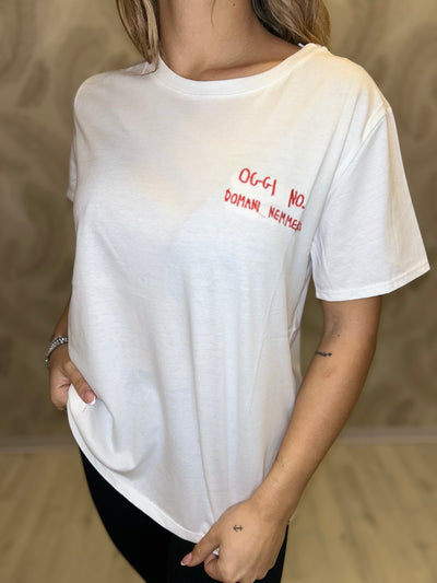 T-SHIRT SCRITTA