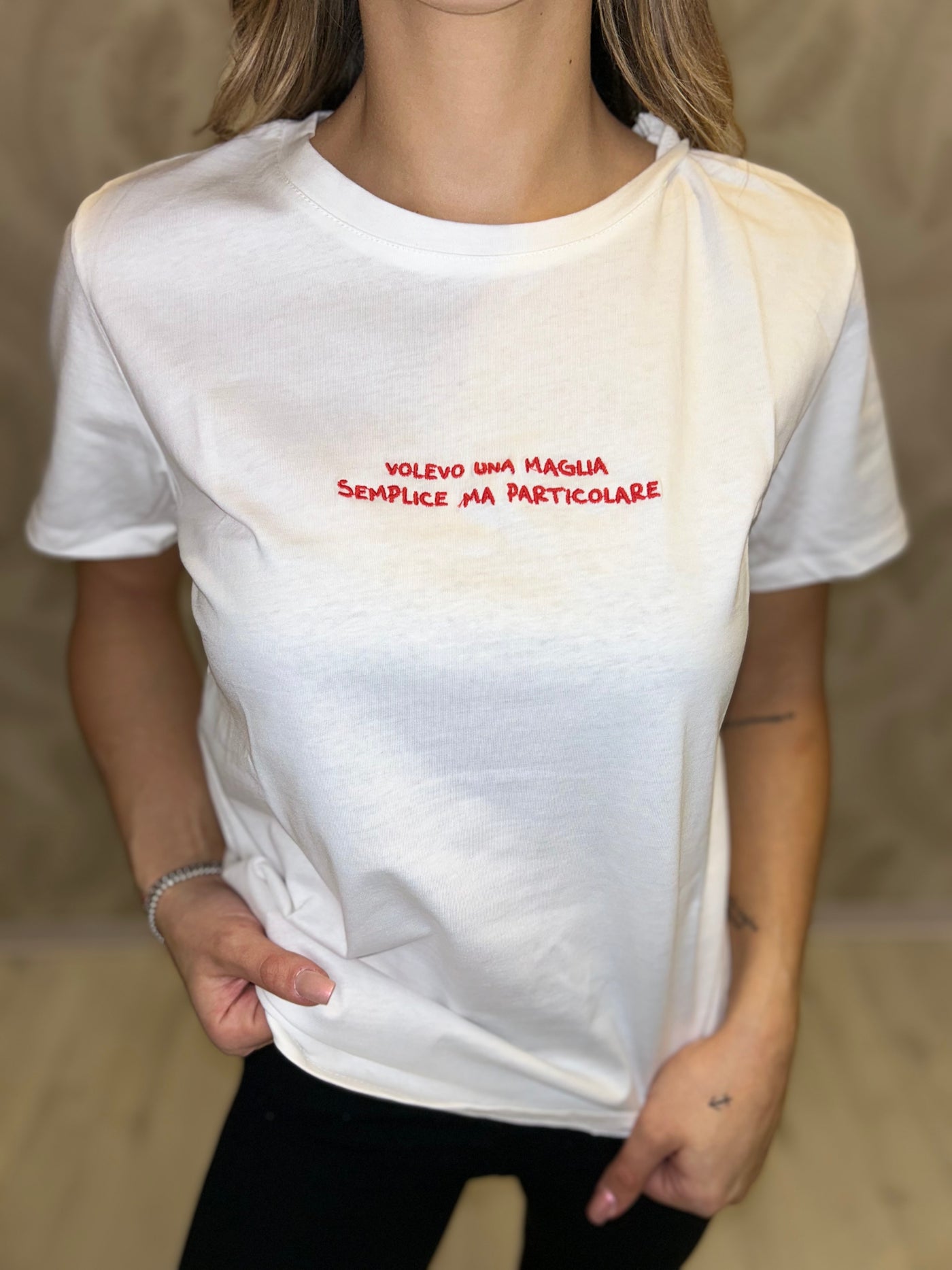 T-SHIRT SCRITTA